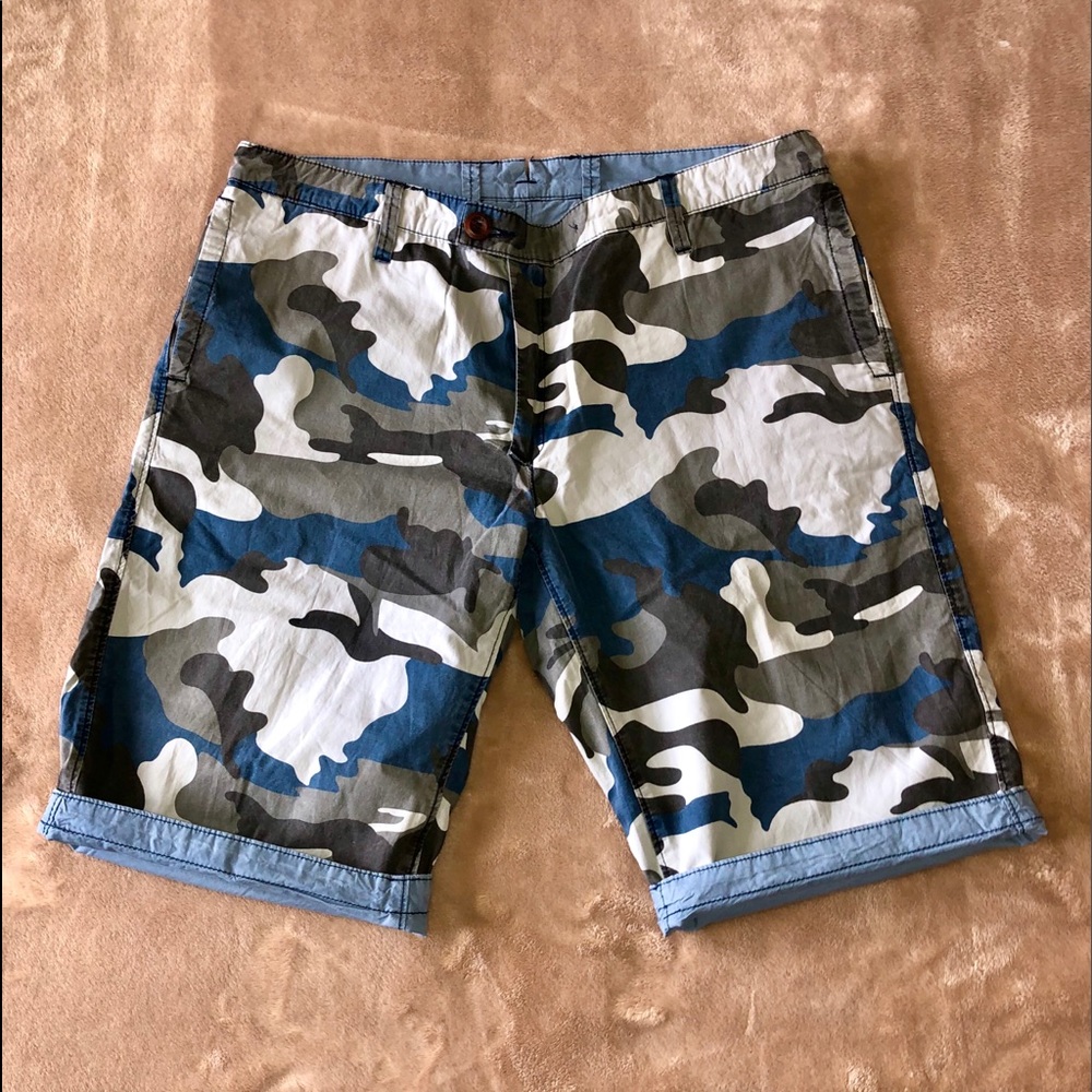 JET LAG BELTED REVERSIBLE SHORTS